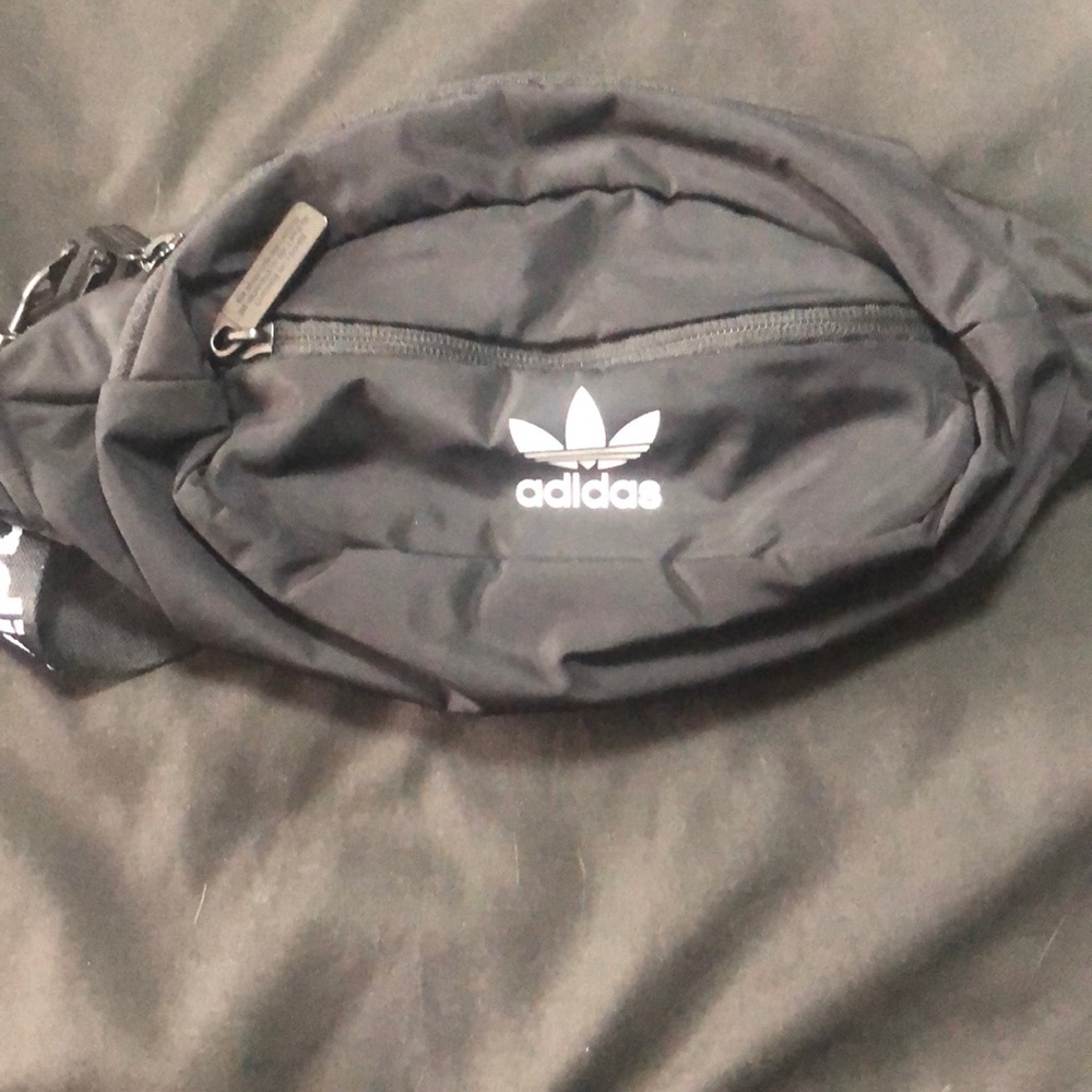 Adidas unisex belt bag